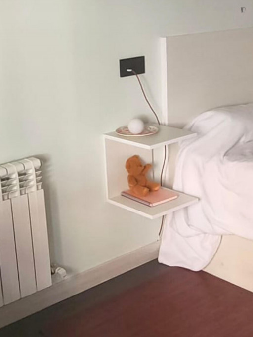 Double bedroom, with private bathroom and balcony, in 4-bedroom apartment - Salamanca - chambre - ImmoJeune