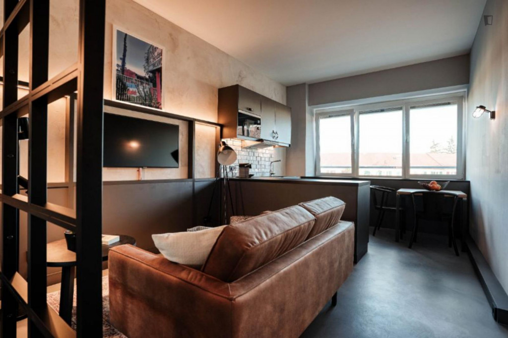 Lovely studio close to Ostheim Leo-Vetter-Bad metro station - Stuttgart - chambre - ImmoJeune