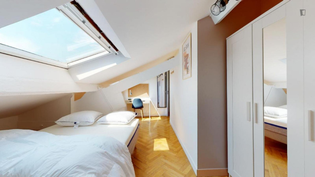 Cushy double bedroom close to Musée d'art et d'histoire