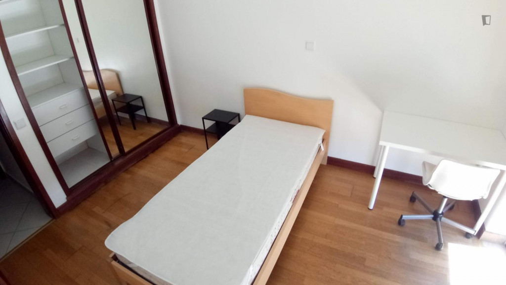 Lovely single bedroom in Almada - Lisbonne - chambre - ImmoJeune