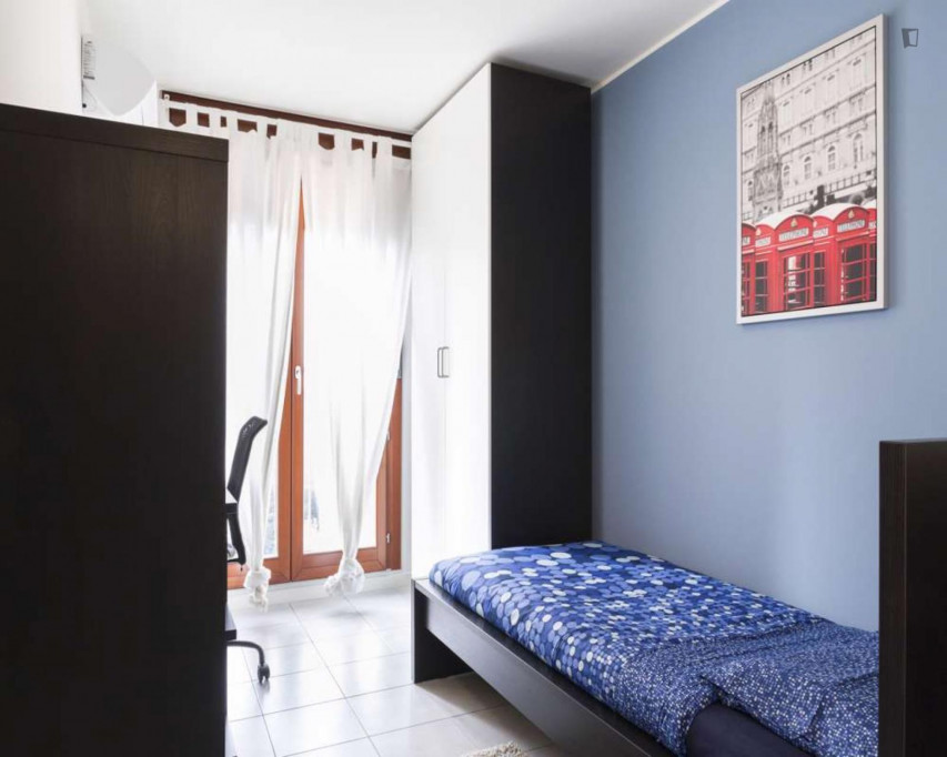 Neat single bedroom in Lorenteggio - Milan - chambre - ImmoJeune