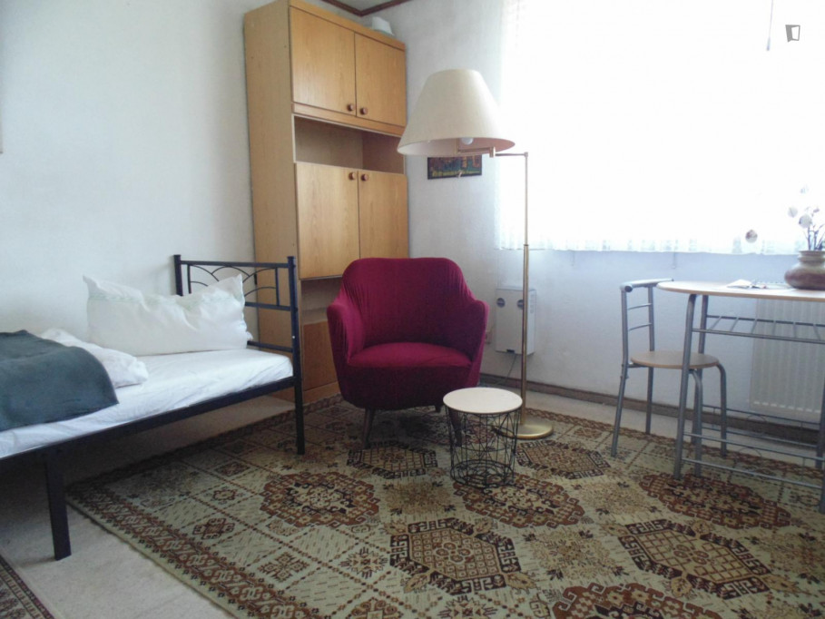 Comfy single bedroom in Koln close to Cologne Buchforst train station - Cologne - chambre - ImmoJeune