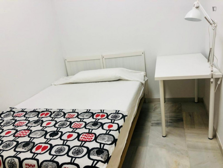 Homely double bedroom in San Julián - Séville - chambre - ImmoJeune