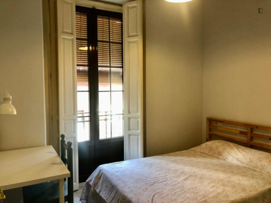 Welcoming double bedroom in the Casco Antiguo district - Séville - chambre - ImmoJeune