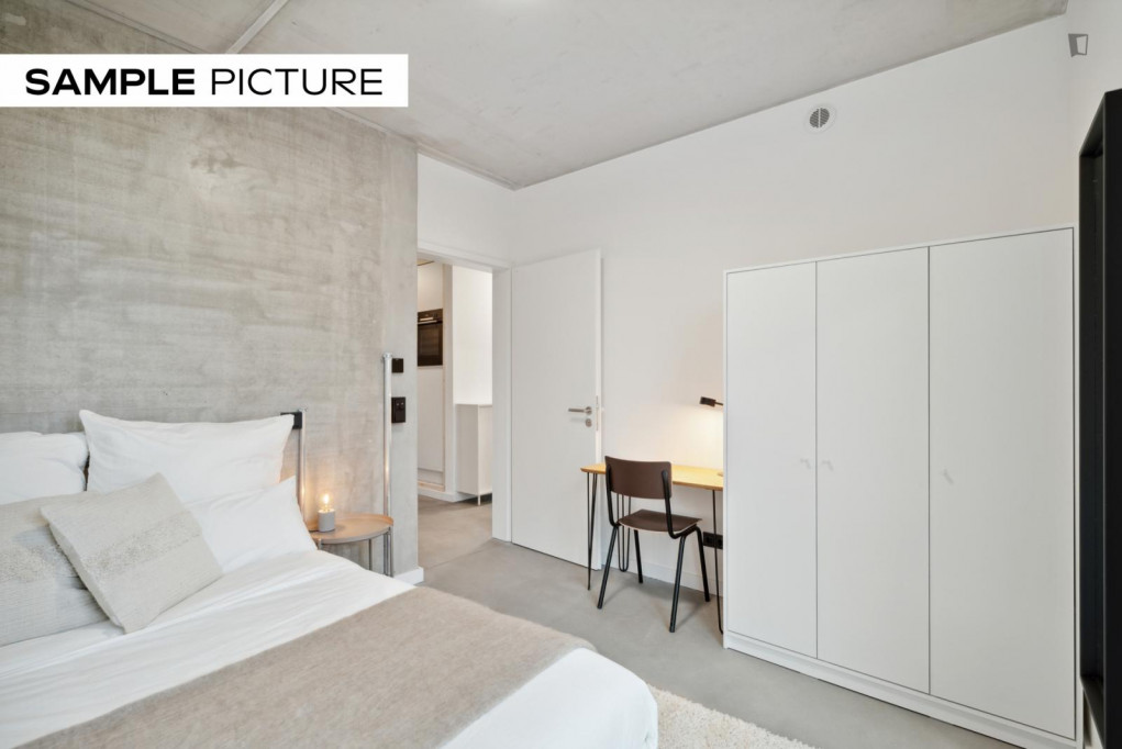 Cosy double bedroom close to U Heinrich-Heine-Straße metro station - Berlin - chambre - ImmoJeune