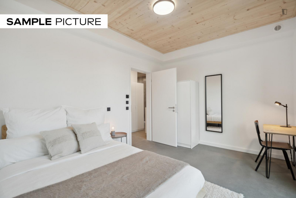 Lovely double bedroom not far from U Heinrich-Heine-Straße station - Berlin - chambre - ImmoJeune