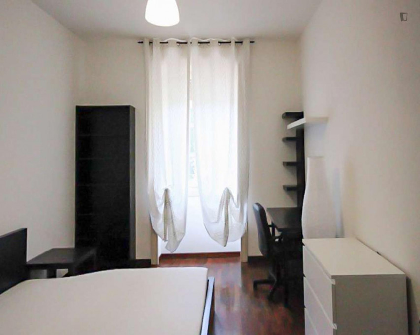 Cosy double bedroom in Lorenteggio - Milan - chambre - ImmoJeune