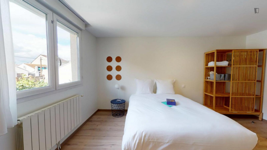 Appealing double bedroom close to Square Condorcet