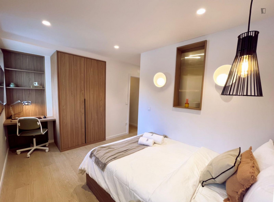 Lovely double ensuite bedroom not too far from Jardim Botânico - Coimbra - chambre - ImmoJeune