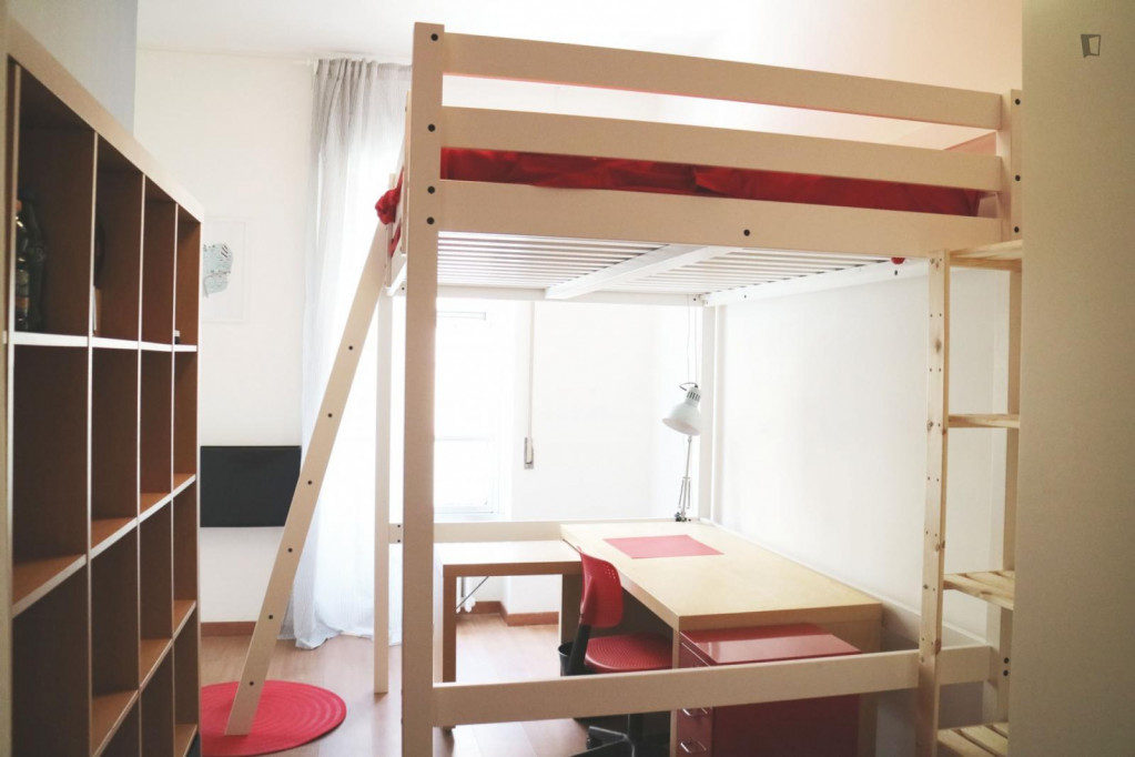 Large Cozy single bedroom with balcony and outside area