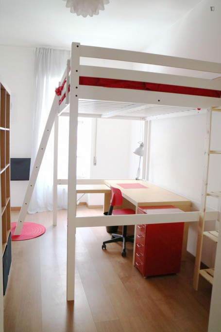 Large Cozy single bedroom with balcony and outside area