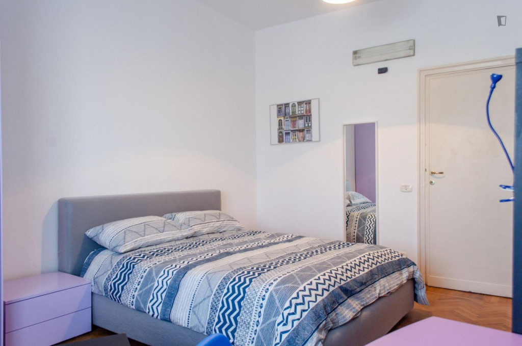 Large Great looking single bedroom in a property with balcony and outside area