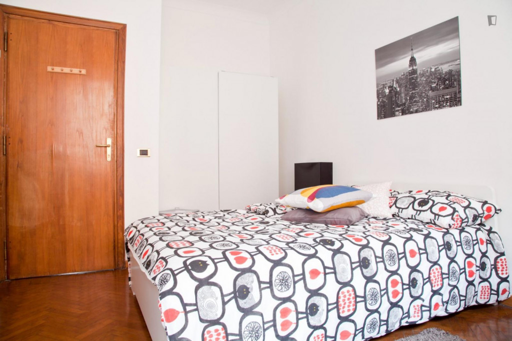 Large Great looking single bedroom in a property with balcony and outside area