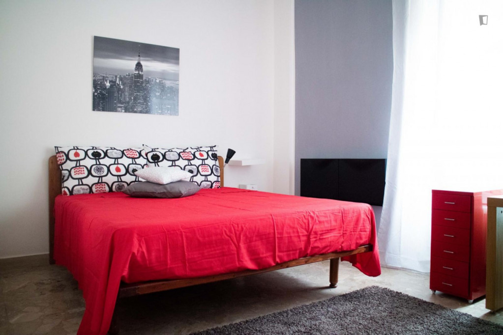 Large Cozy single bedroom in a property with balcony and outside area