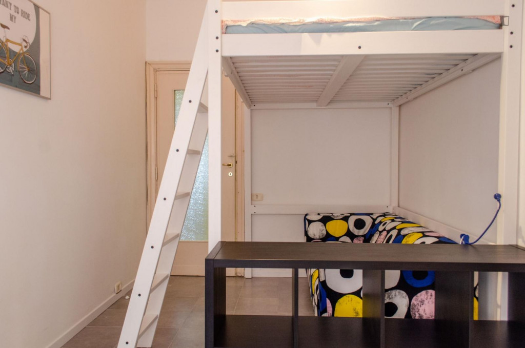 Large Great looking single bedroom in a property with balcony and outside area