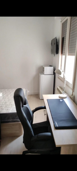 Cozy single bedroom in a property with balcony - Castello de la Plana - chambre - ImmoJeune