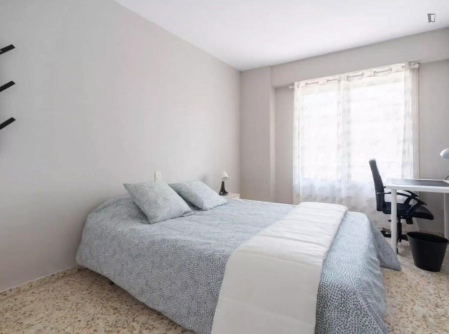 Cozy single bedroom in a property with balcony