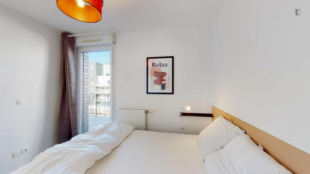 Cute double bedroom close to Aushopping Bordeaux Lac