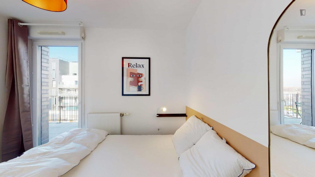 Cute double bedroom close to Aushopping Bordeaux Lac