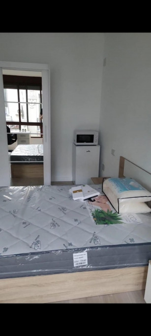Great looking single bedroom in a property with balcony - Castello de la Plana - chambre - ImmoJeune