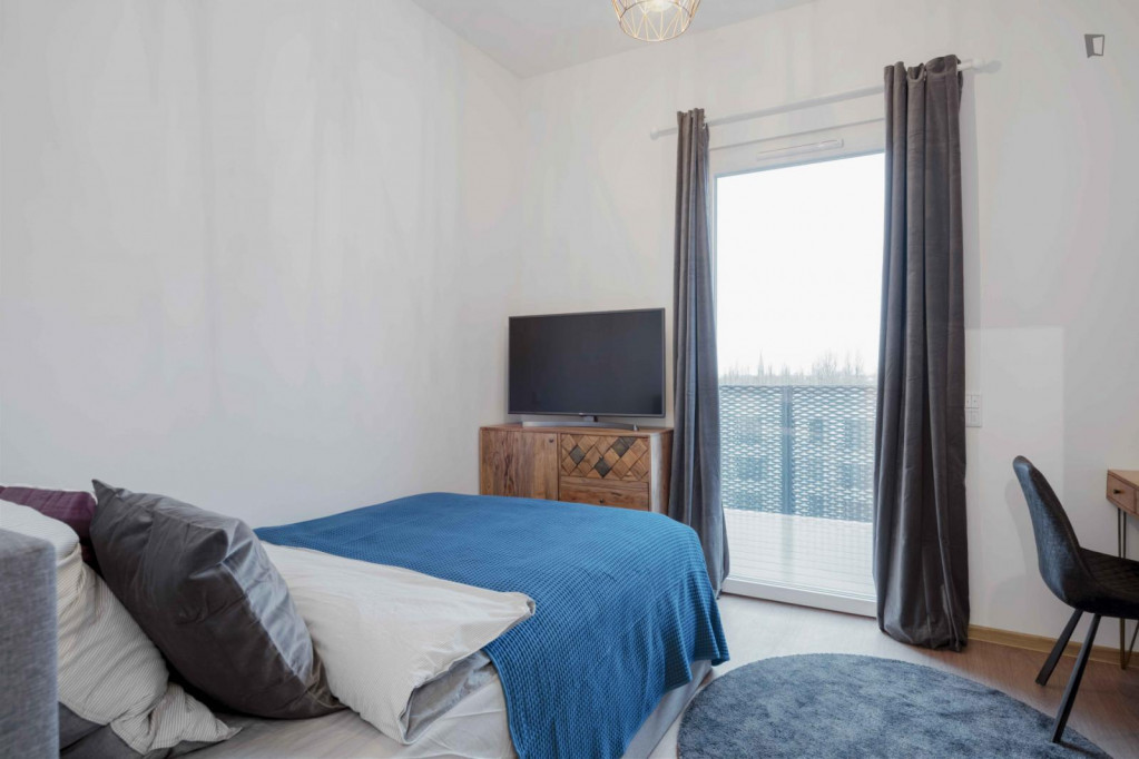 Elegant double bedroom in a 5-bedroom apartment in Moabit - Berlin - chambre - ImmoJeune