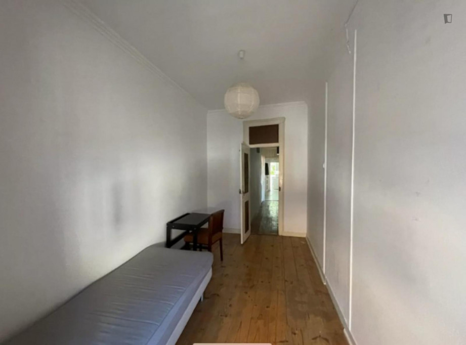 Great single bedroom next to Avenida metro station - Lisbonne - chambre - ImmoJeune