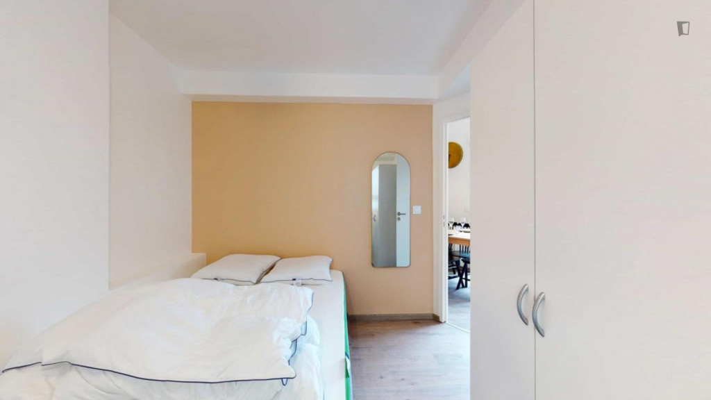 Cosy double bedroom close to Pont de Bezons