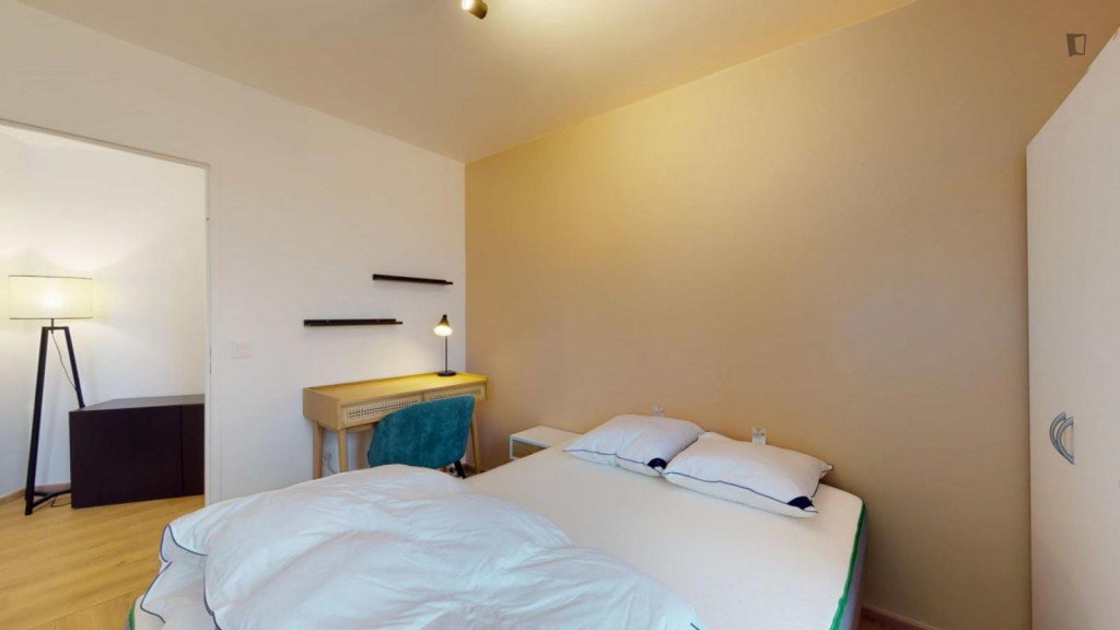 Cushy double bedroom close to Théâtre Paul Eluard
