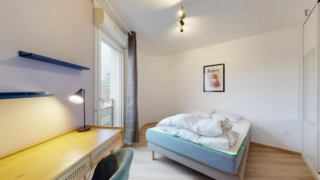 Comfy double bedroom close to Le Parc Bettencourt