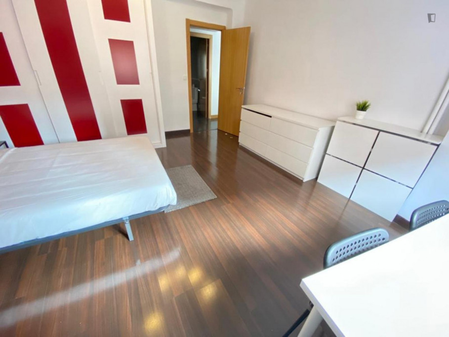 Large Attractive single bedroom - Madrid - chambre - ImmoJeune