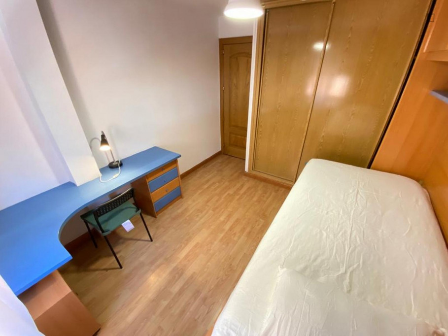 Great looking single bedroom - Madrid - chambre - ImmoJeune