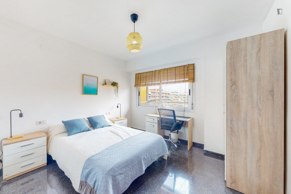 Attractive single bedroom in a property with balcony - Valence - chambre - ImmoJeune