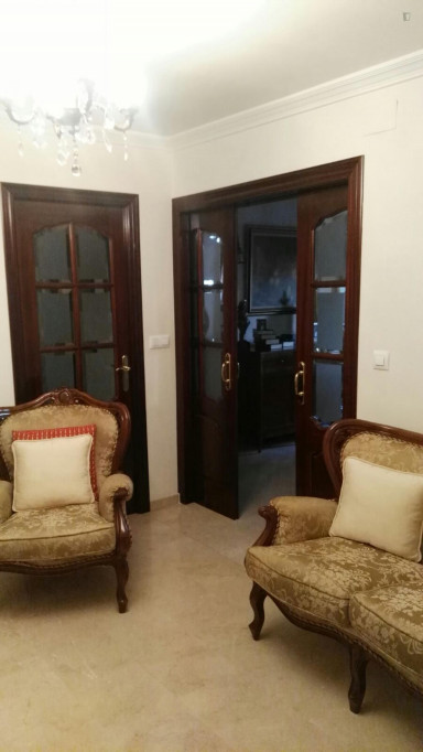 Warm and pleasant single bedroom in Sevilla Este - Carretera de Málaga