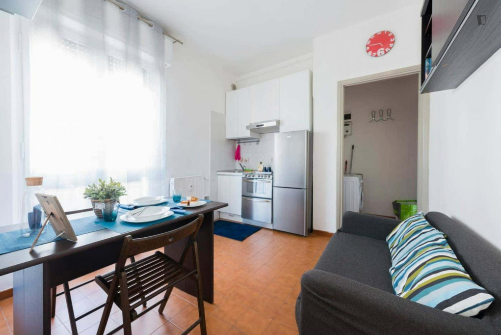 Modern 1-bedroom apartment close to Milano Rogoredo train station - Milan - chambre - ImmoJeune