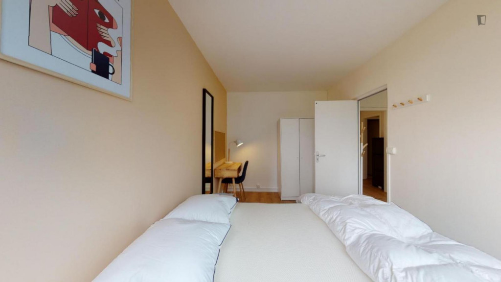 Cool double bedroom in Parc de la Blanchette