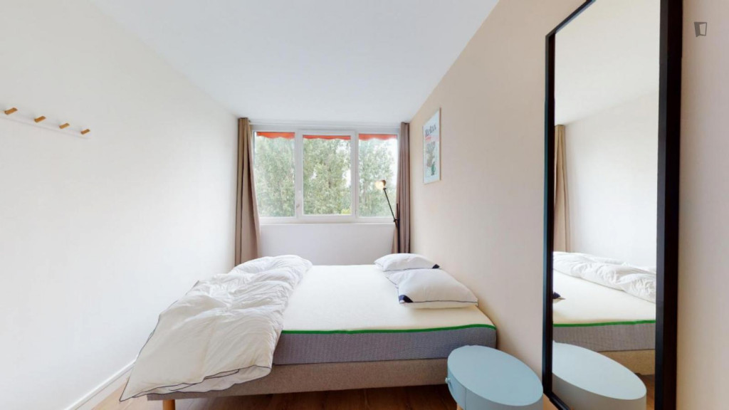 Cushy double bedroom in Quartier Ctre Ville