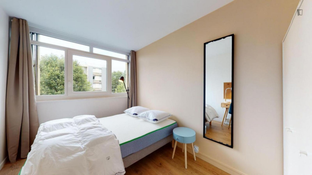 Cushy double bedroom in Quartier Ctre Ville