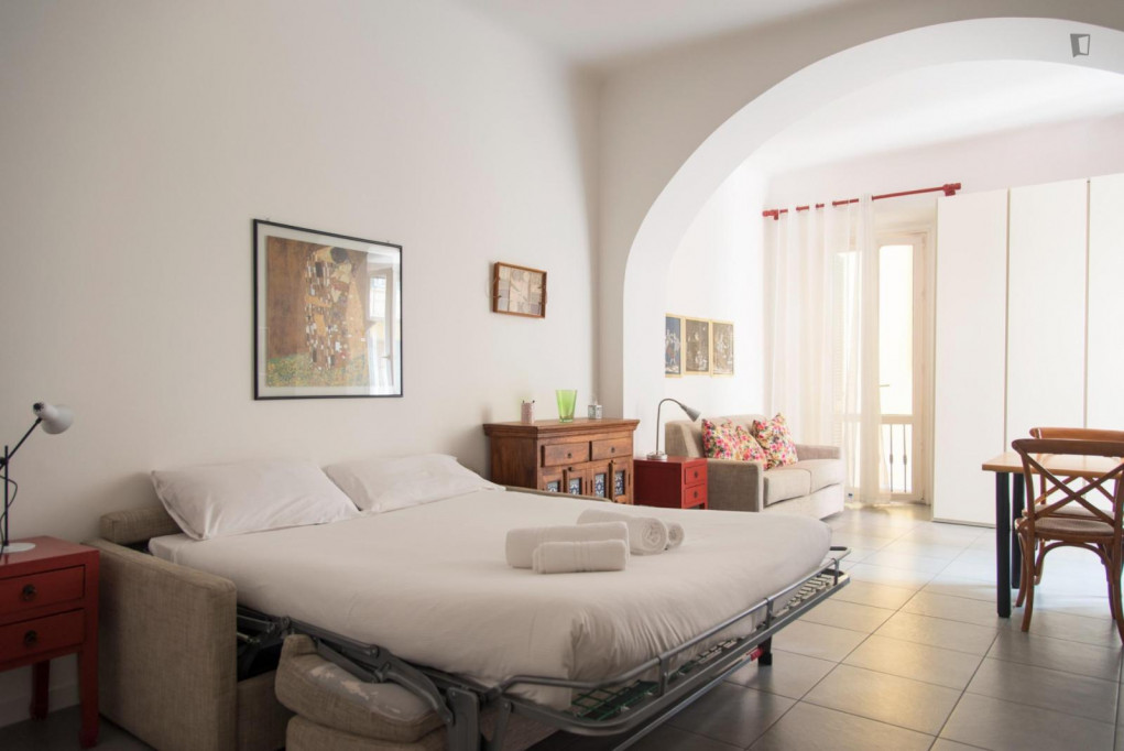 Lovely 1-bedroom apartment near Porta Genova Station - Milan - chambre - ImmoJeune