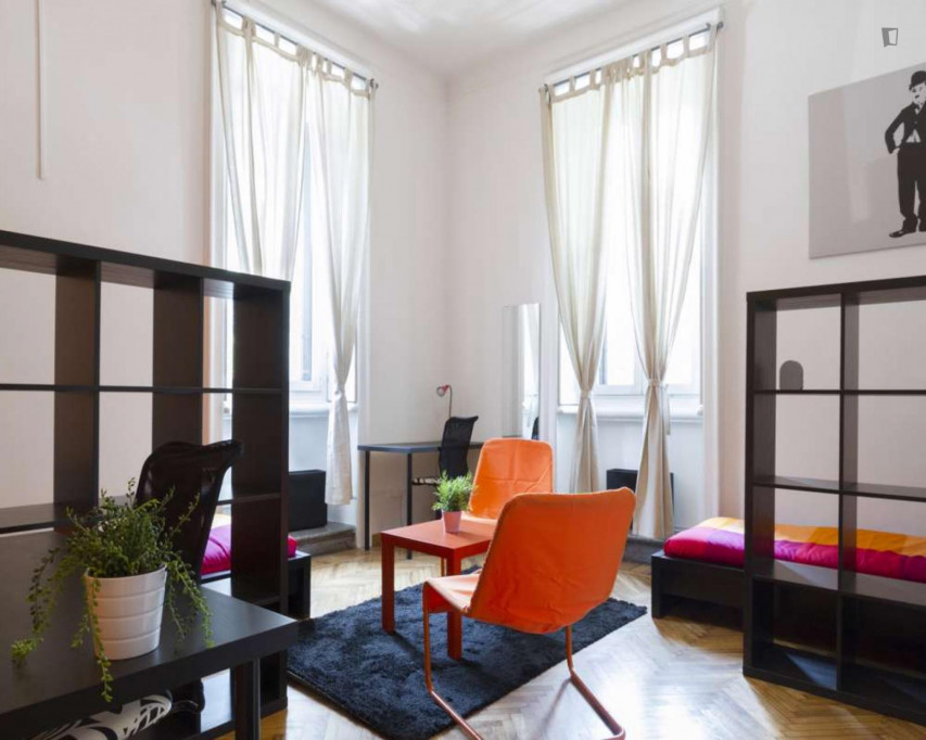 Big twin bedroom near Dateo metro station - Milan - chambre - ImmoJeune