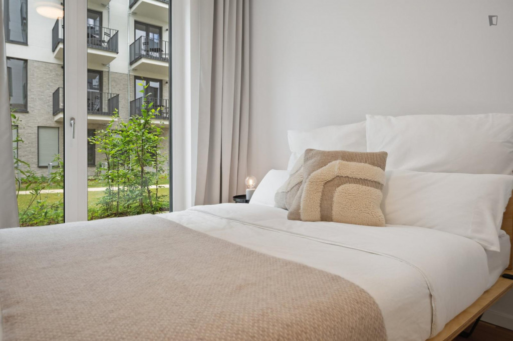 Modern double bedroom close to Jannowitzbrücke) train station - Berlin - chambre - ImmoJeune