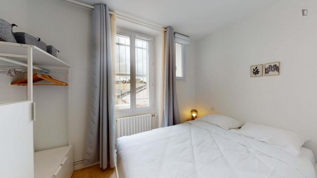 Cool double ensuite bedroom in Downtown
