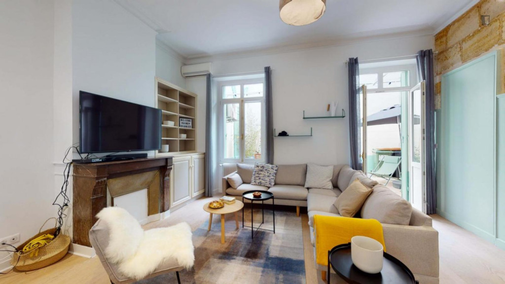 Cool double ensuite bedroom in Downtown