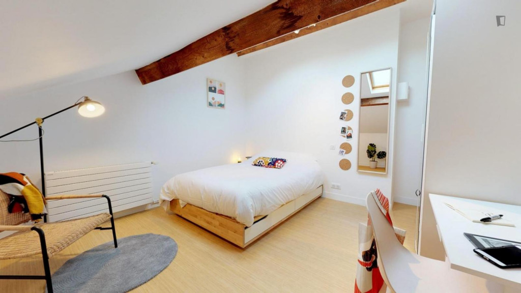 Cool double bedroom close to École des ponts ParisTech