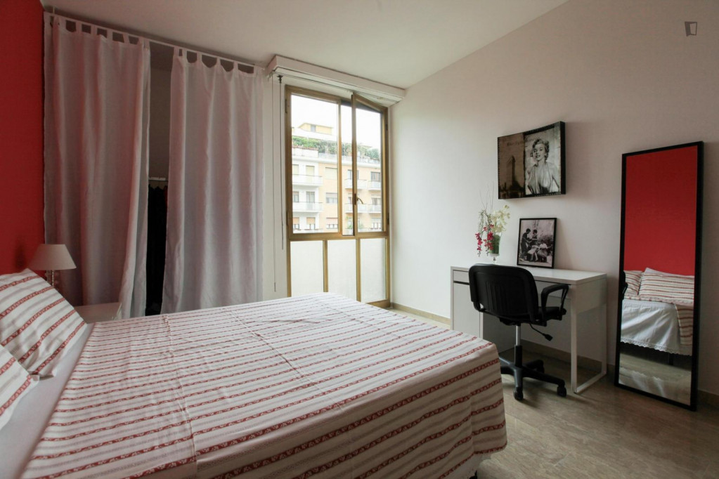 Superb double bedroom close to Isola metro station - Milan - chambre - ImmoJeune