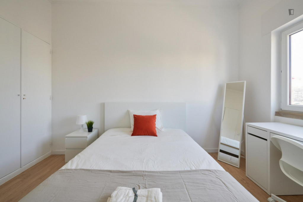 Beautiful single bedroom next to Faculdade de Ciências - Lisbonne - chambre - ImmoJeune