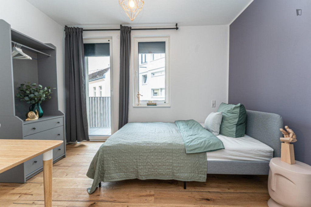 Appealing double bedroom with balcony in Schmargendorf - Berlin - chambre - ImmoJeune