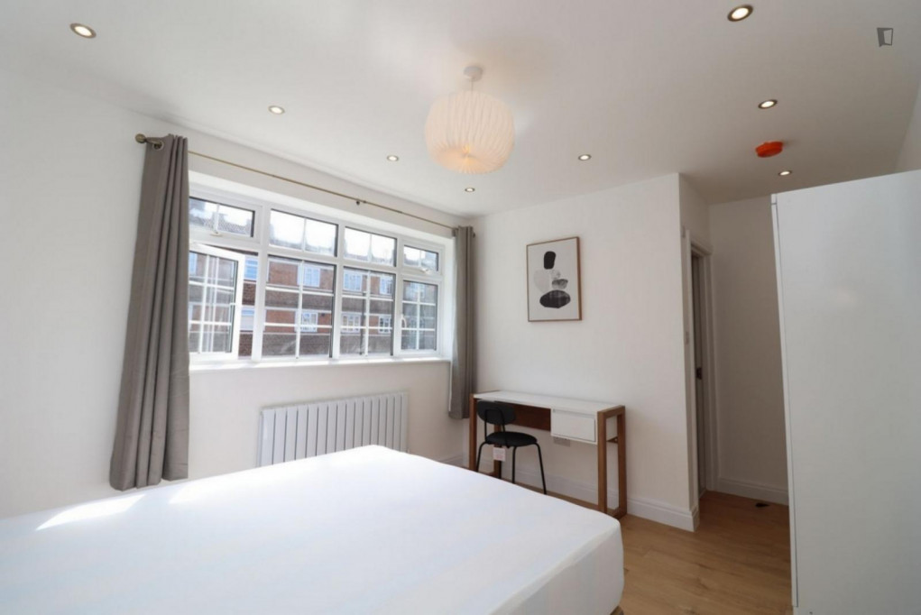 Bright double ensuite bedroom near Queen Mary University of London - London - chambre - ImmoJeune