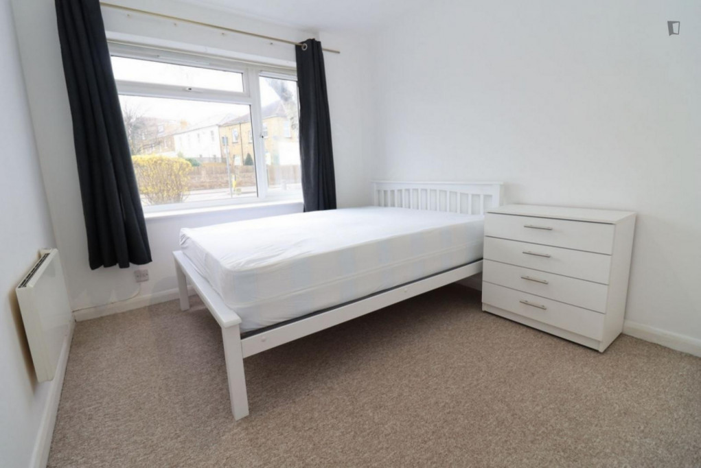 Homely double bedroom near the Wimbledon train station - London - chambre - ImmoJeune