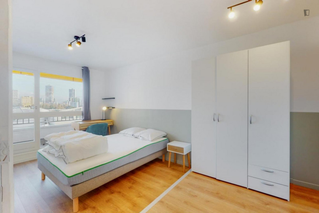 Cute double bedroom close to Parc André Malraux