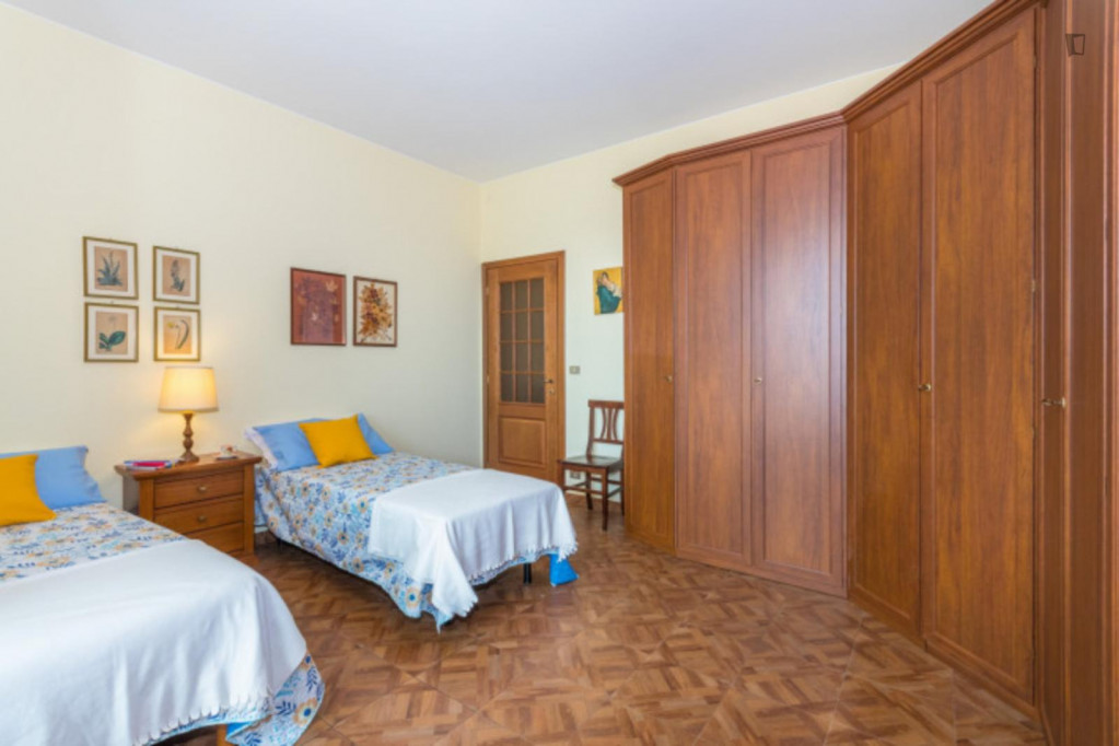 Bright 1-bedroom apartment close to Racconigi metro station